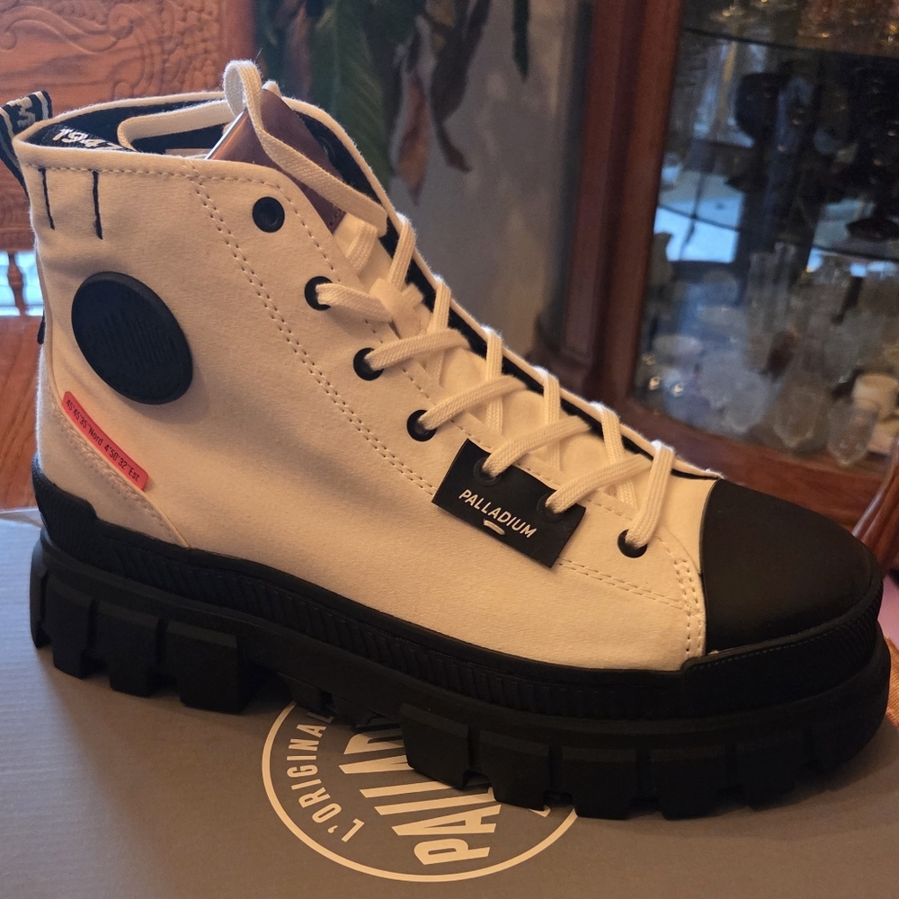 Palladium Women's Revolt HI TX Star White Size 10